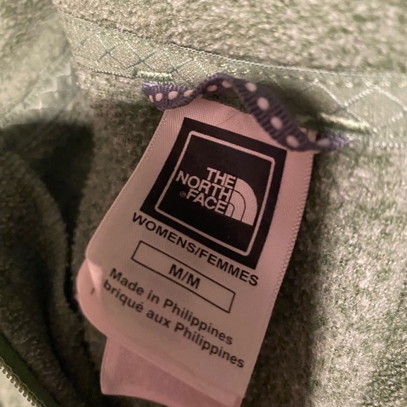 2 Northface Pullover - Picture 2 of 5